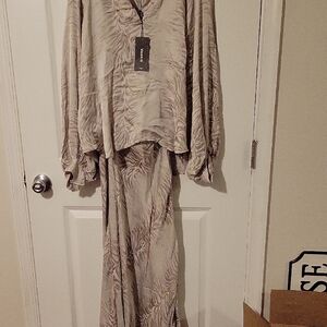 Venti6,From ITALY, Neutral Tone Two-Piece Set with Subtle Feathered Print